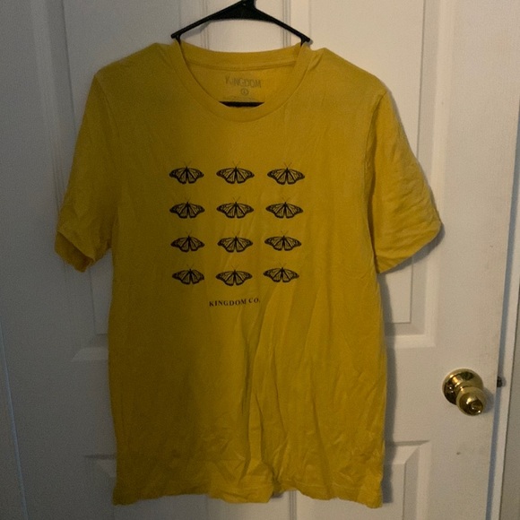 Butterfly T-shirt - Picture 1 of 3